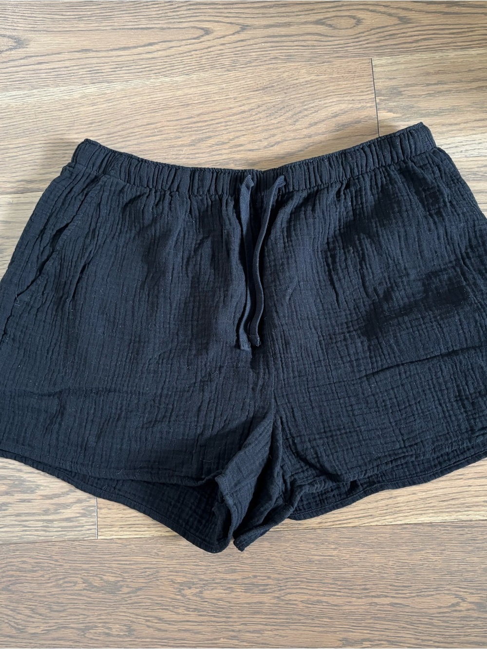 Aritzia Black Double Gauze Lounge Shorts